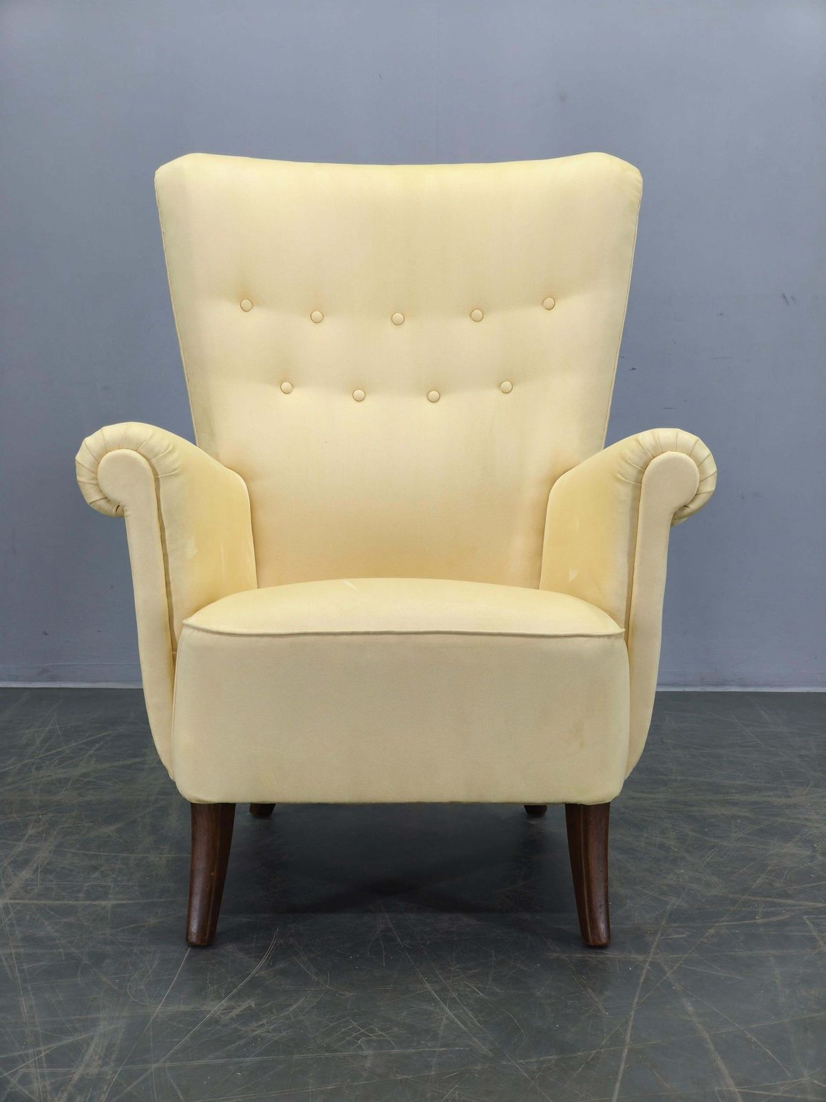 Fauteuil danois à dossier haut et oreilles, années 1950, retapissé photo furniture