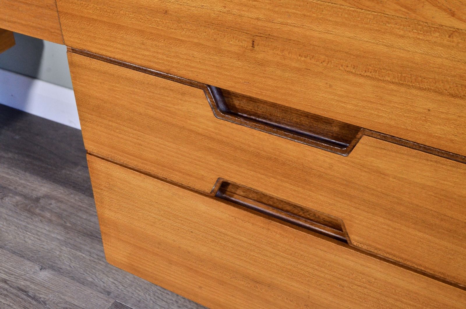 1960's Gunther Hoffstead For Uniflex Vintage Teak Desk / Dressing Table. Delivery. Midcentury / Modern / Retro / Danish Style. photo furniture