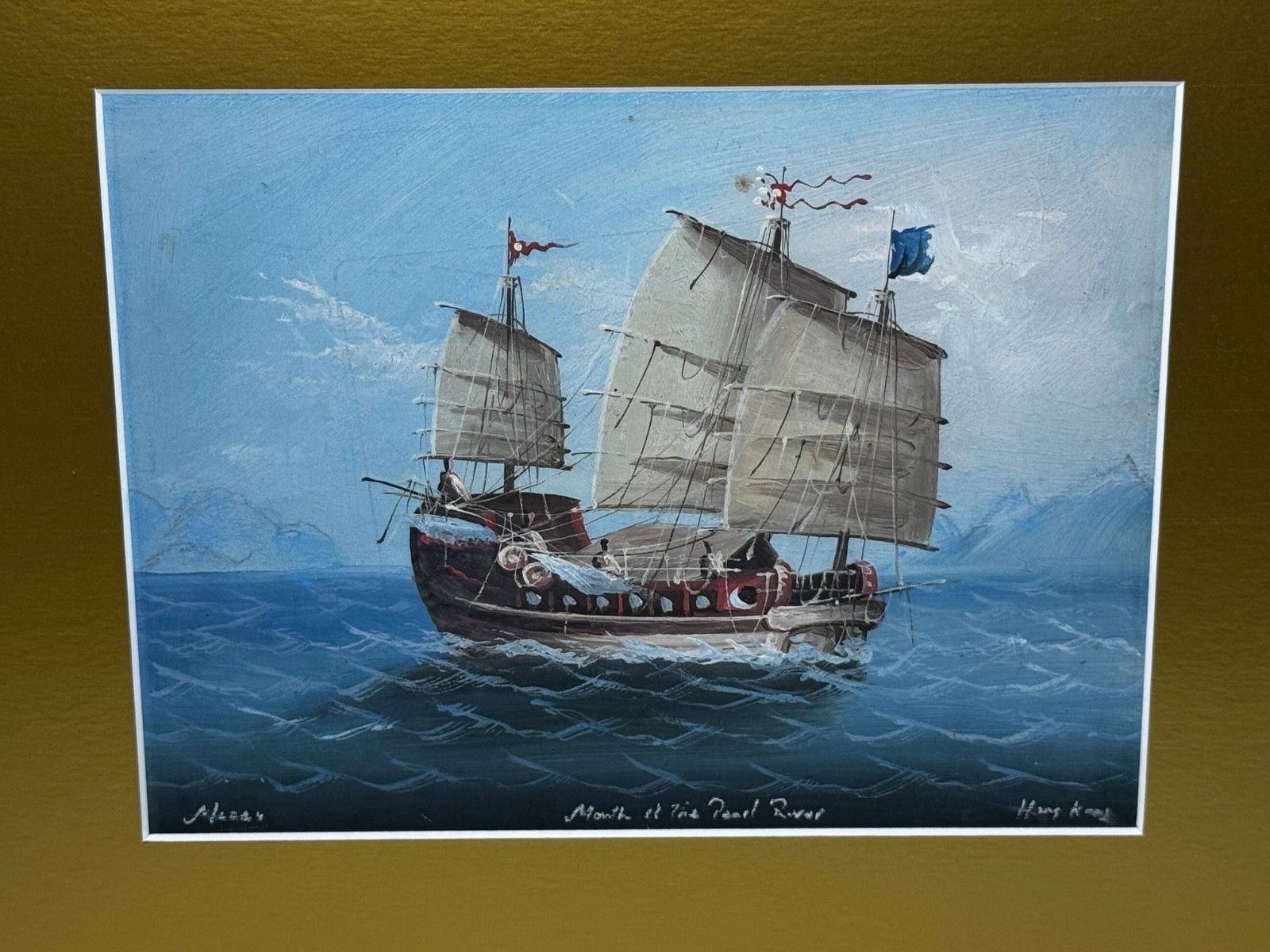 photo for sale Maritiem schilderij, binnenkomende jonk bij de monding van de Parelrivier, Hongkong, toegeschreven aan Ah Hee Studio, ca. 1914