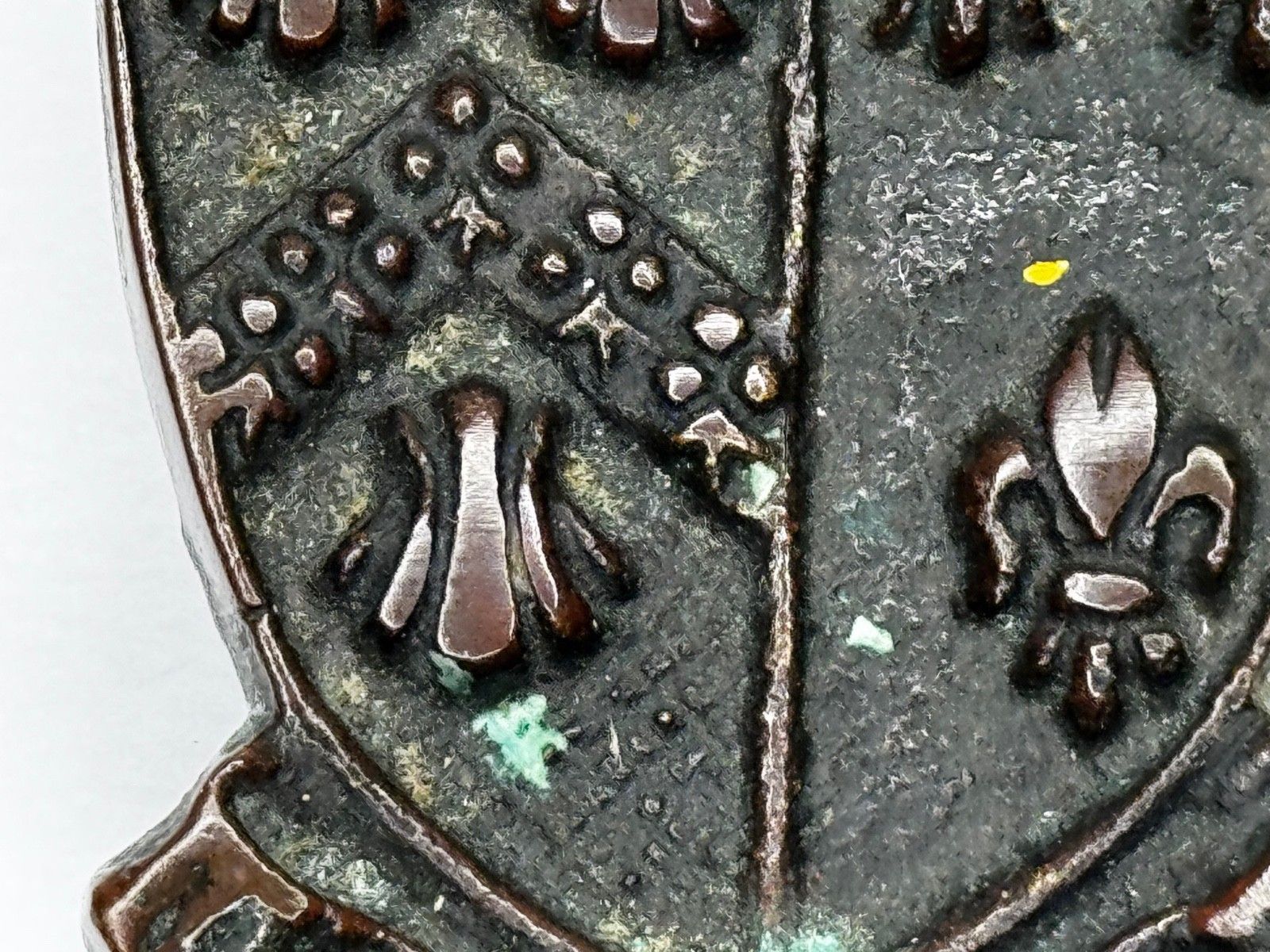 680.0 Early 20th Century Cheddar Bronze Door Knocker Heraldic Coat Of Arms Shield Fleur De Lys C1925 photo