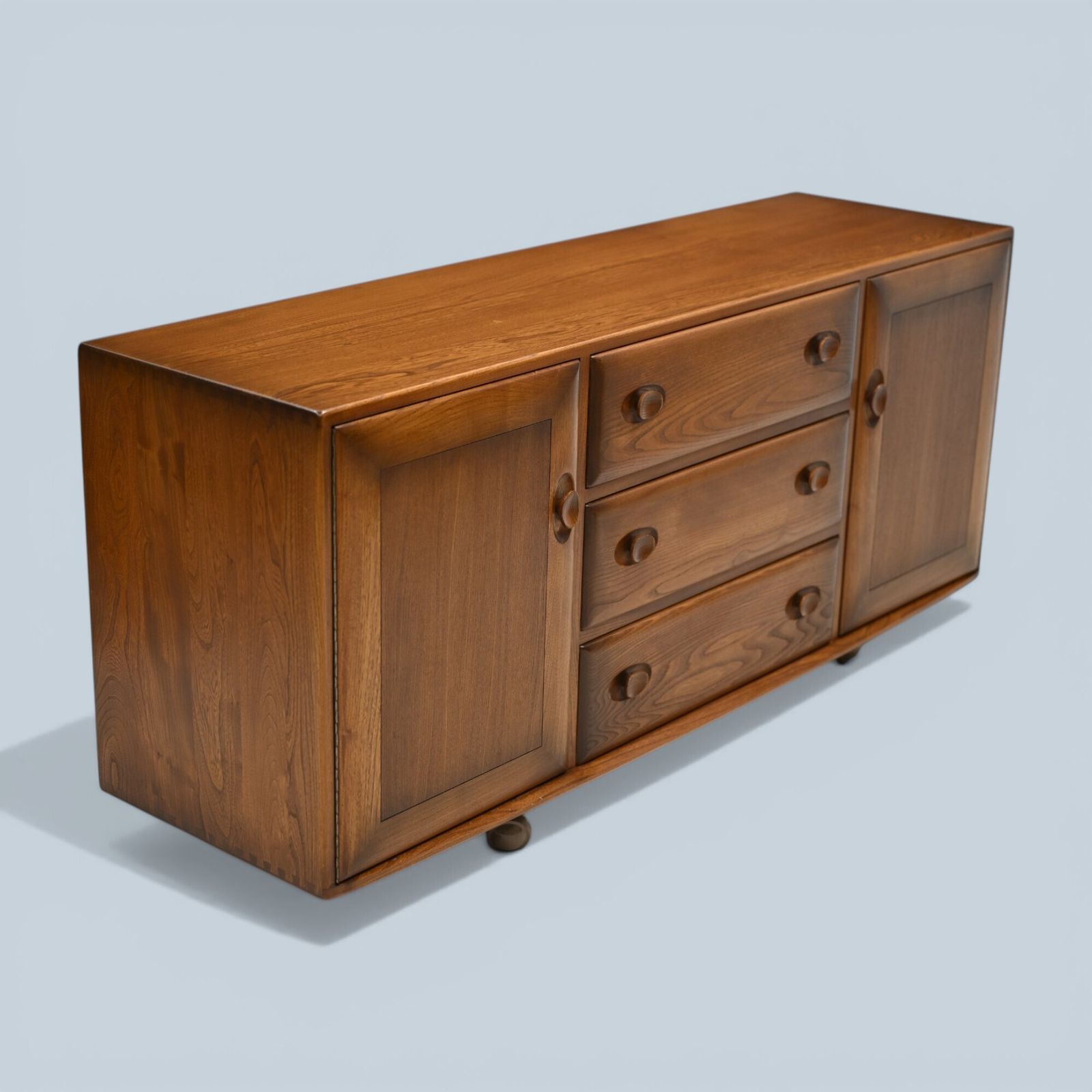 Ercol Windsor Sideboard Model Number 455 Golden Dawn Finish Free* Uk Delivery photo vintage