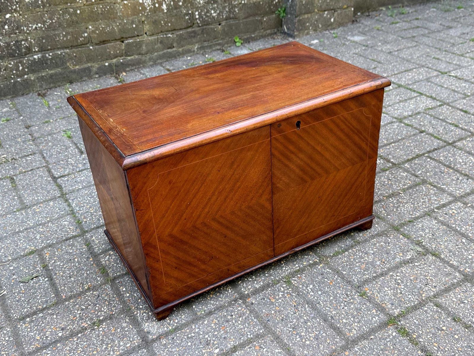 Antique Victorian Mahogany Veneered Tea Caddy / Document Box – 19th Century (55cm W X 37cm H X 33cm D) photo vinterior