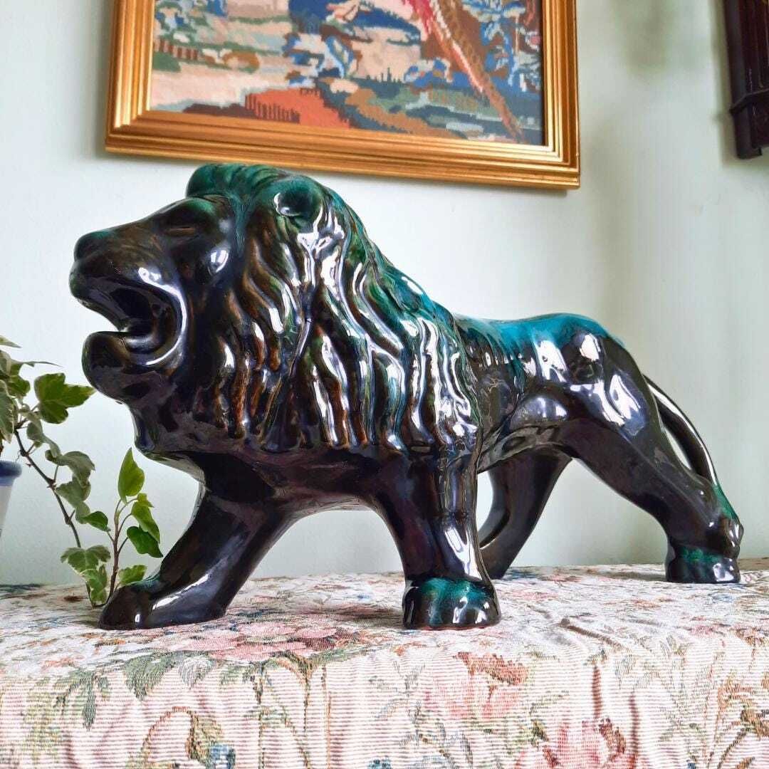 Huge Mid Century Blue Mountain Pottery Lion Figure Made In Canada 17'' Wide. photo for sale