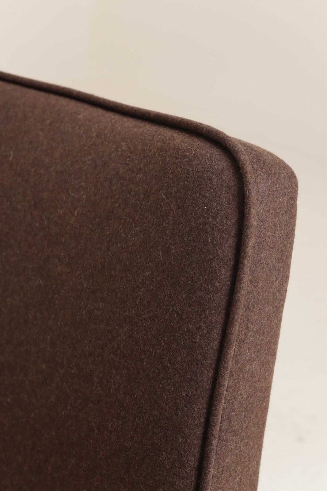 photo vinterior Lounge Chair Retro Style Cacao Wool Upholstery Natural Beech Wood