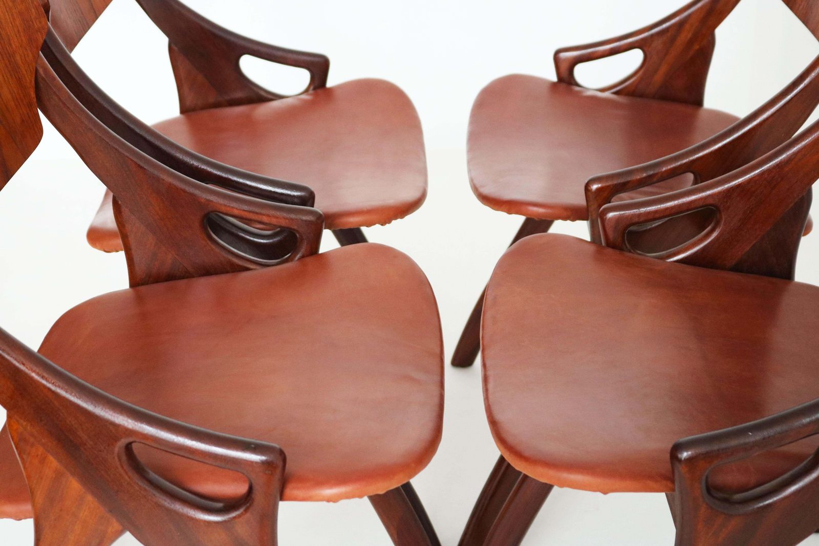 Set van 4 Deense design eetkamerstoelen van Arne Hovmand Olsen, jaren 1950, voor Mogenskold photo for sale