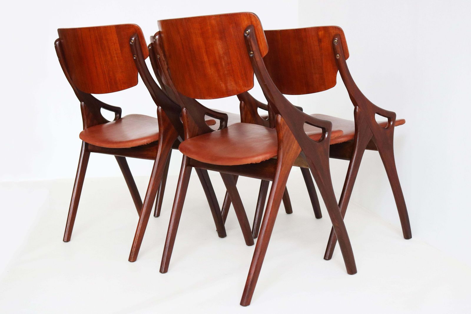 Ensemble de 4 chaises de salle à manger de style danois, par Arne Hovmand Olsen, 1950, pour Mogenskold photo buy