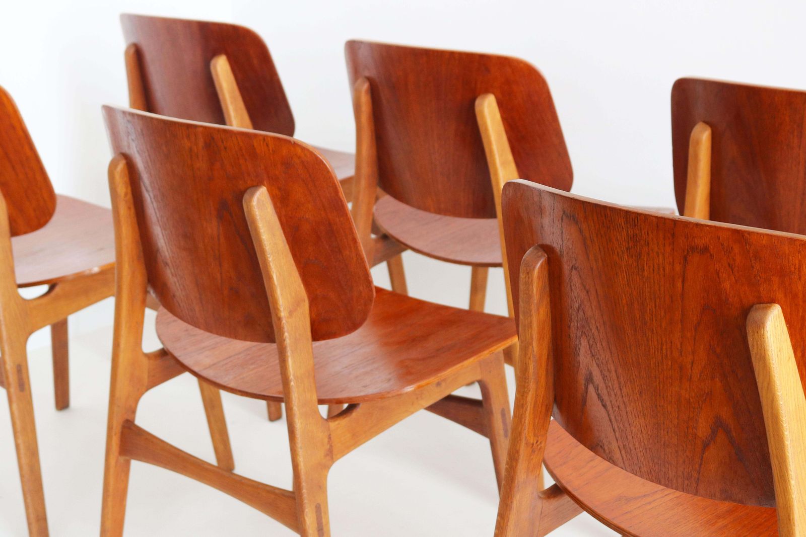 photo furniture Set van 6 Børge Mogensen "Shell Chairs" Model 155 voor Søborg, jaren 1950, Deens