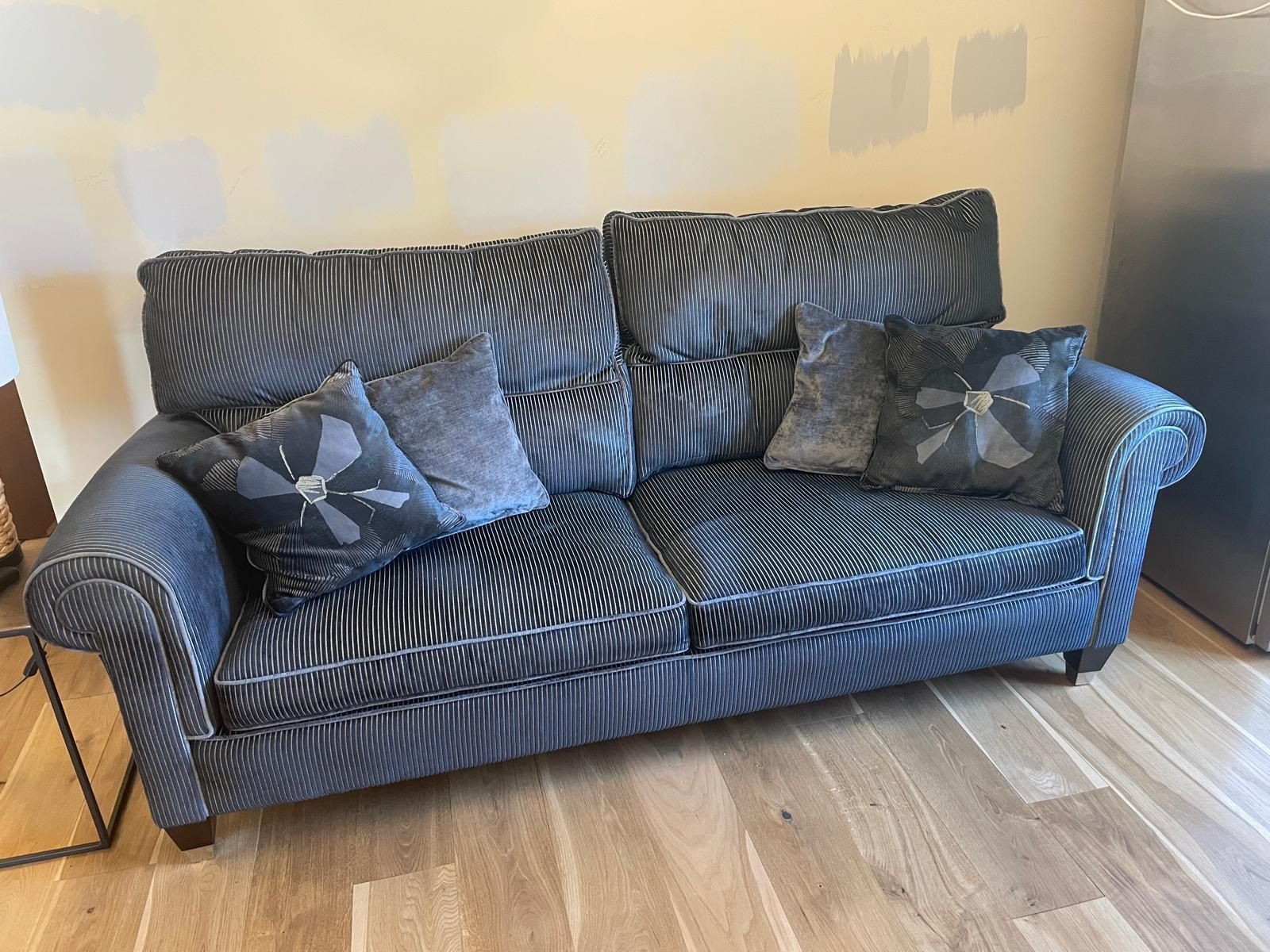 Price Reduction: Will Sell Separately. Duresta Kingston 3 Piece Suite. 2 X 4 Seater Settees. 1 Armchair.