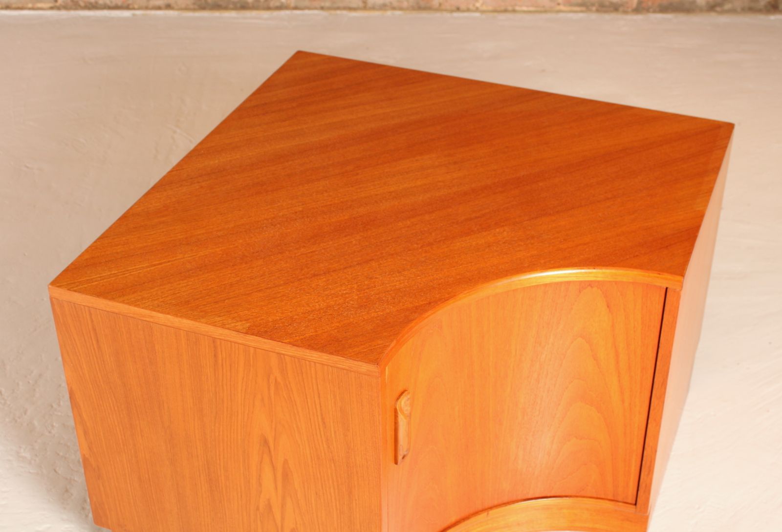 Mid Century G Plan Fresco Teak Corner Cabinet, Circa 1970s photo vinterior
