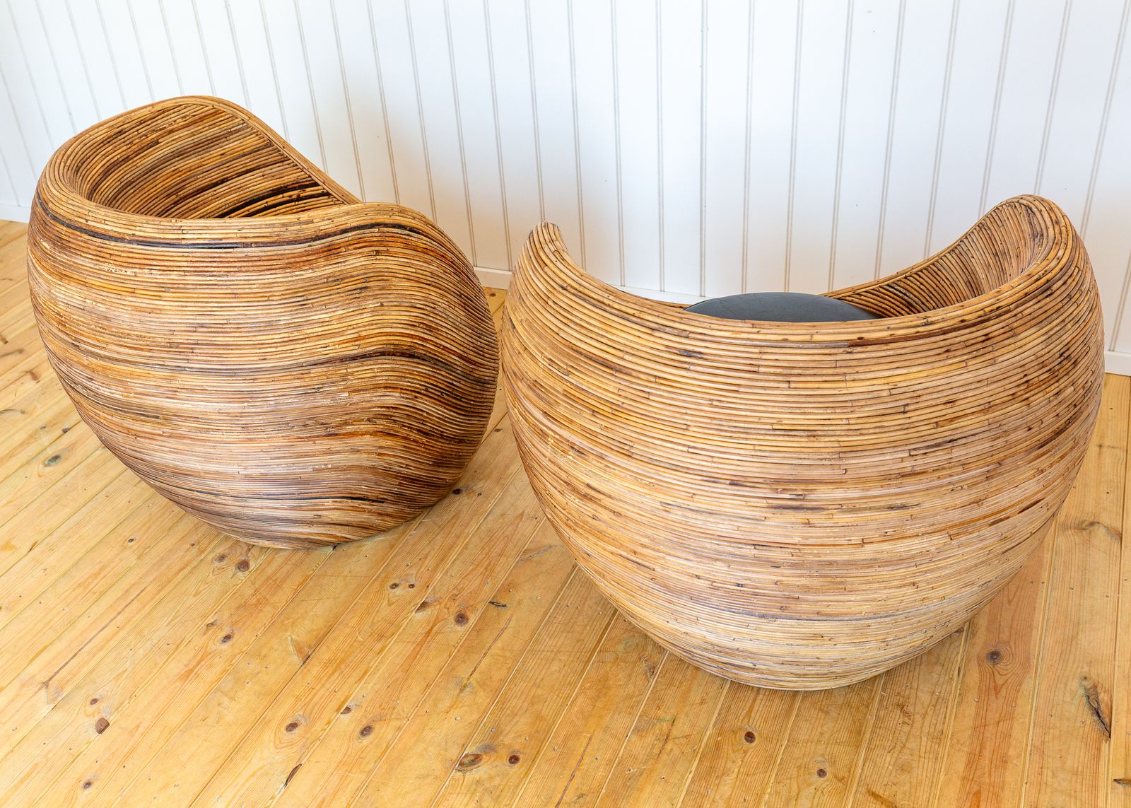 photo vintage Pair Of Blonde Pod Tub Chairs Sculptural Organic Coastal Boho Mcm Conran Rattan Mediterranean Villa Modernis.T Studio Conservatory Patio