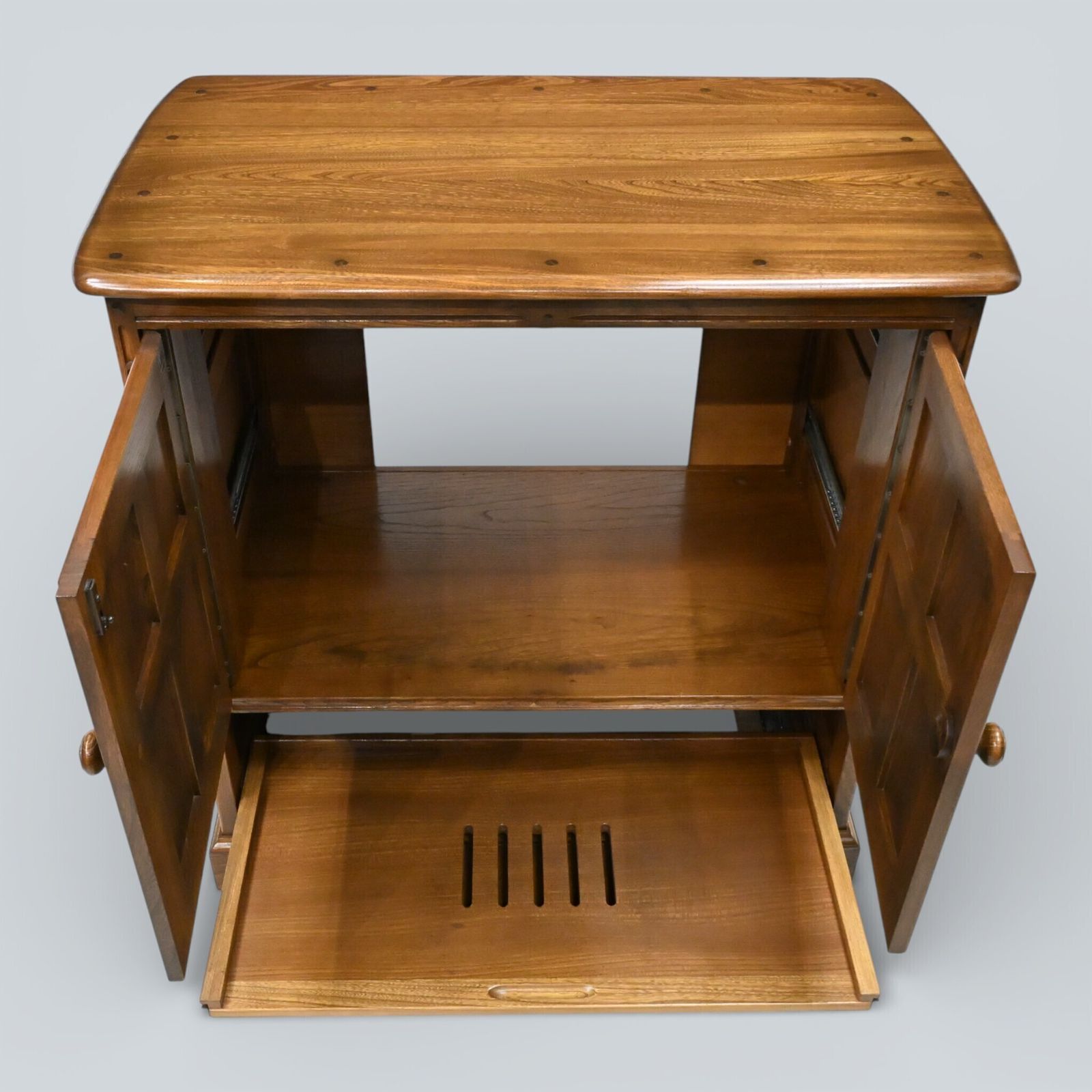 photo buy Ercol Mural Tv Video Cabinet Golden Dawn Hideaway Doors Model 839 Free Delivery
