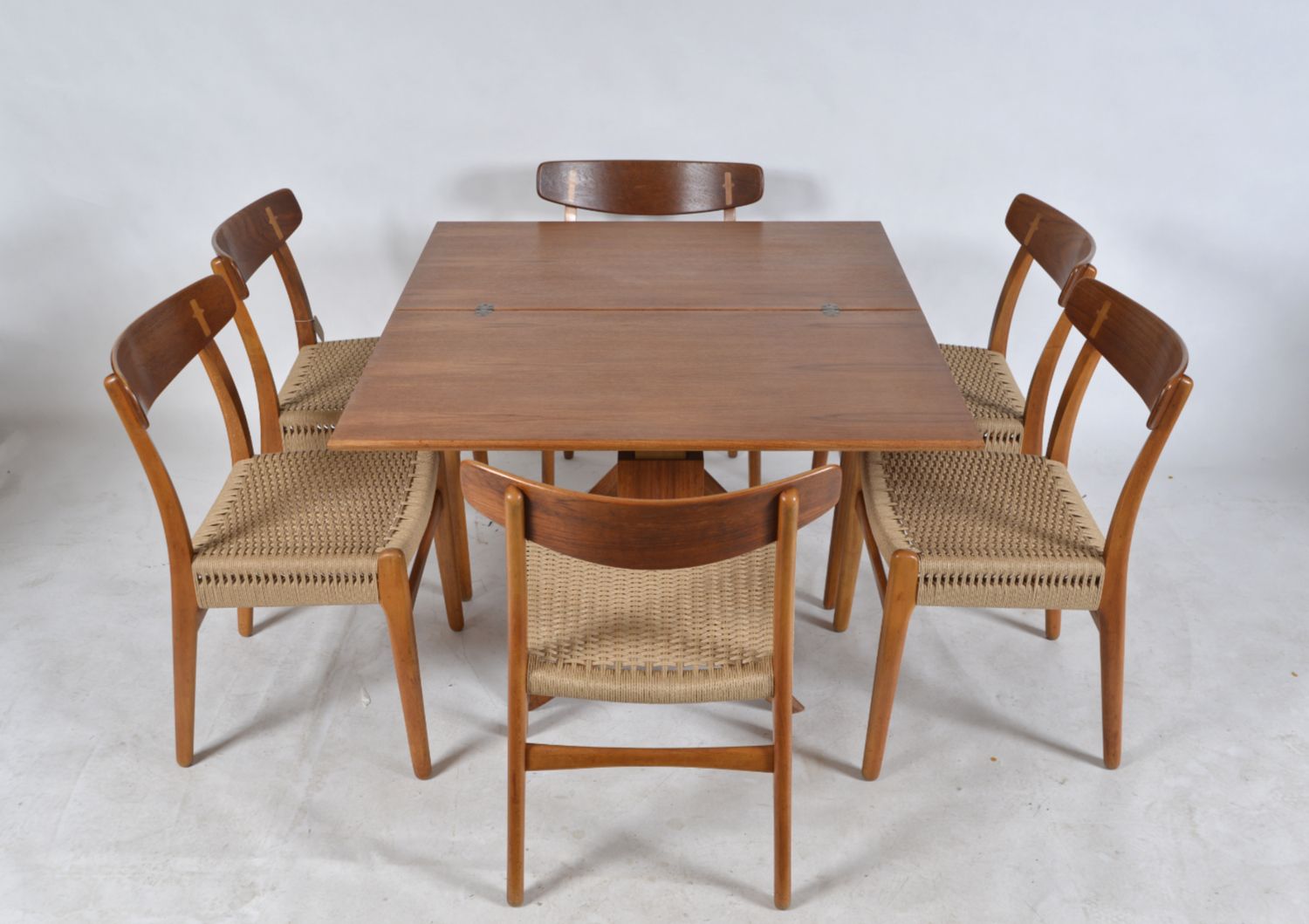 Midcentury Teak 1950s Metamorphic Dining Coffee Table By Wilhelm Renz Germany photo vinterior
