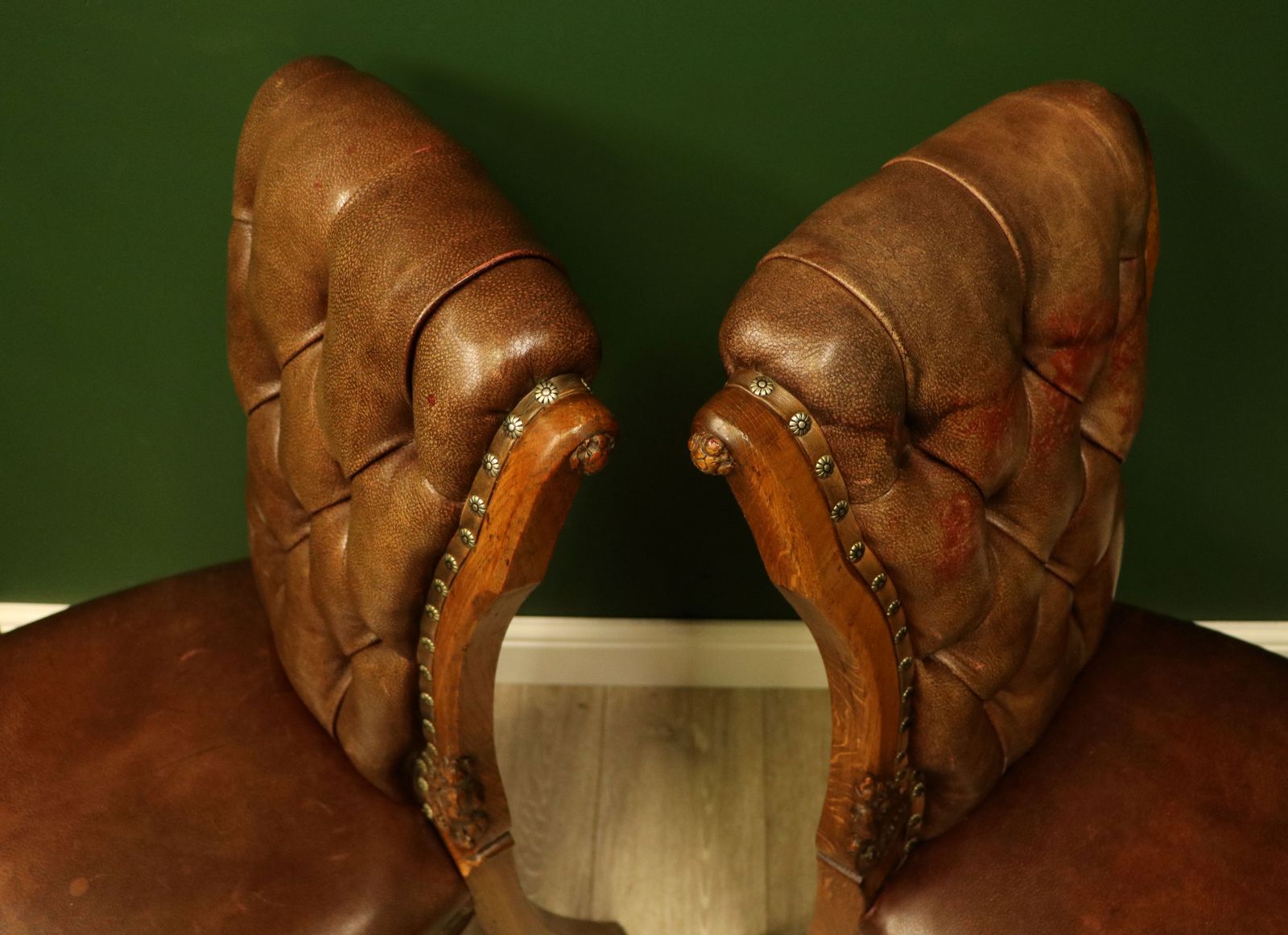 photo buy An Absolutely Lovely Pair Of Oak Framed & Leather Side Chairs In Excellent Condition.