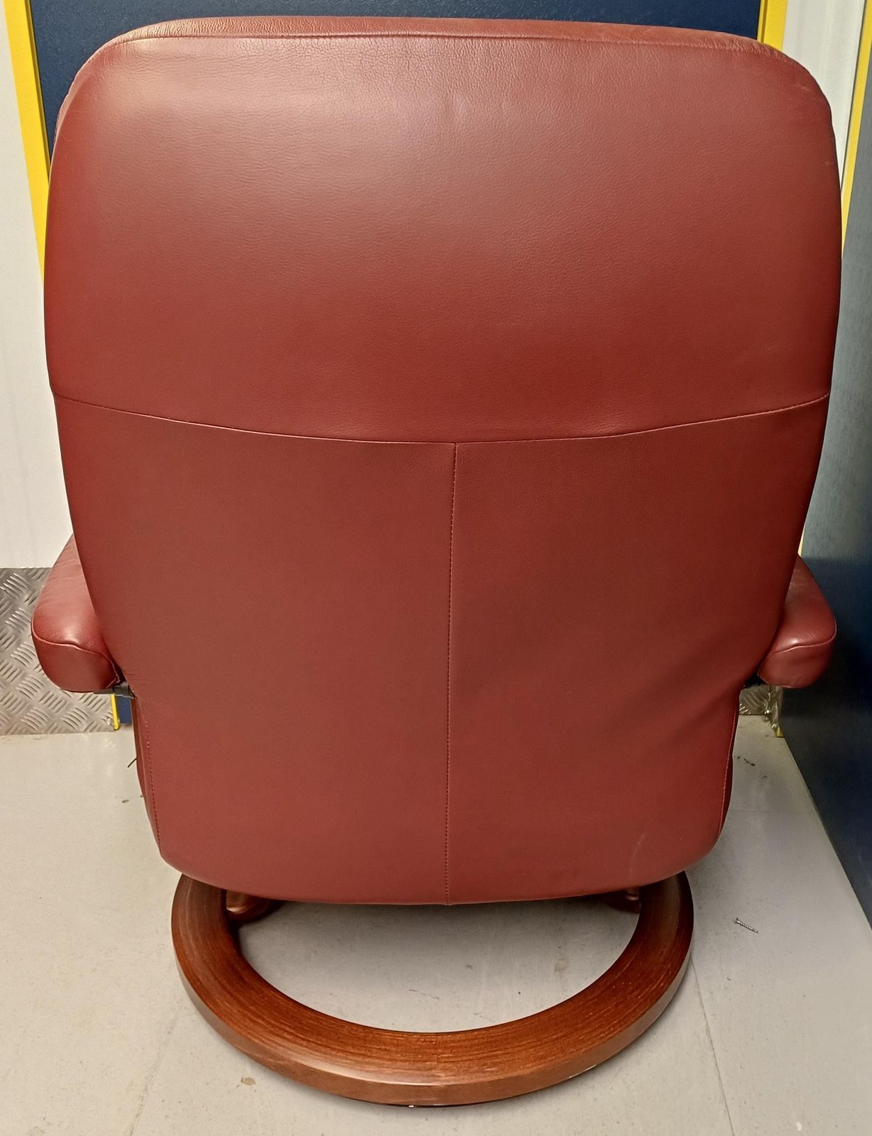 Ekornes Stressless Grey Leather Swivel Recliner Armchair & Footstool photo vintage