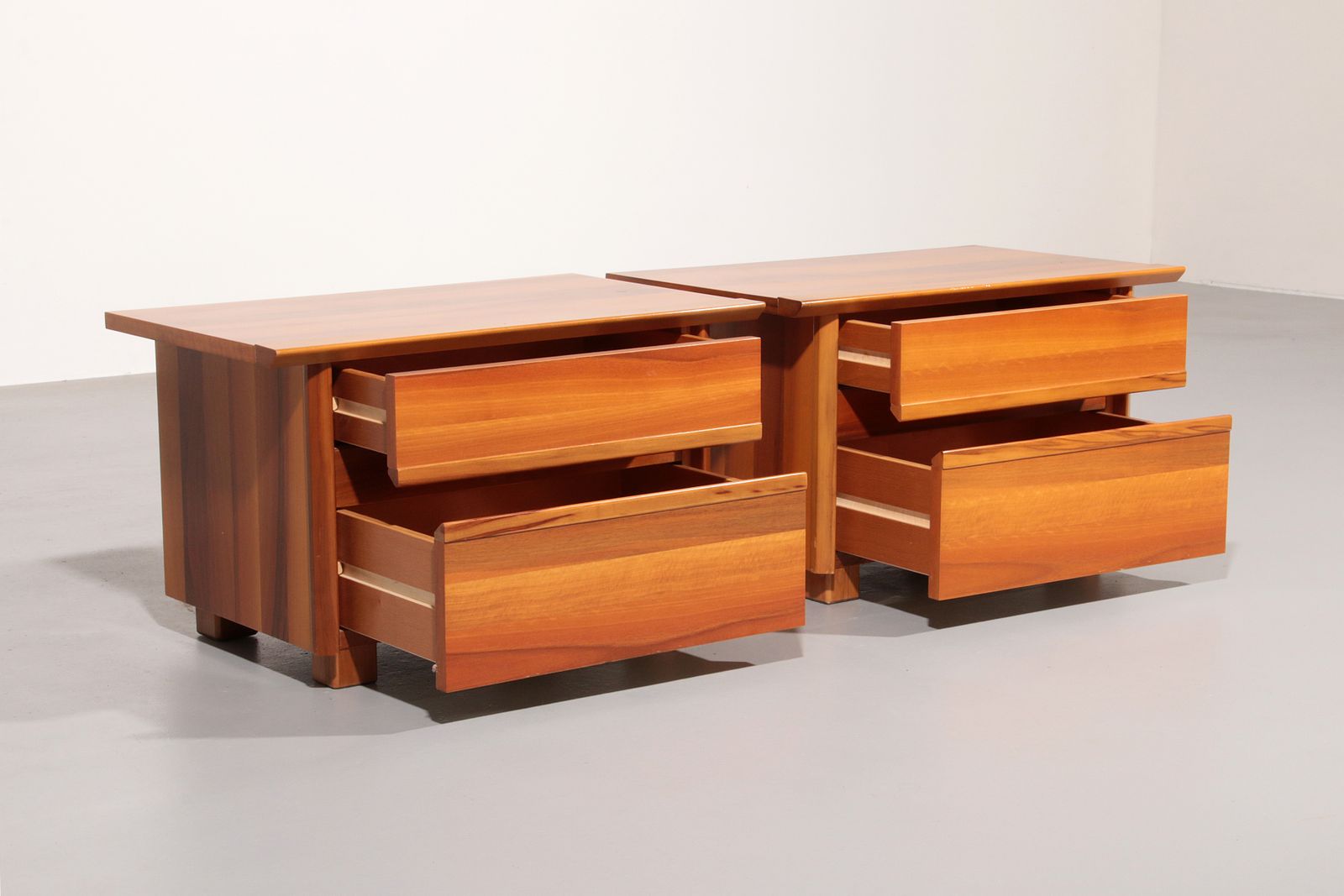 Italian Walnut Bedside Tables From The 1970s – Timeless Italian Elegance photo 1450.0