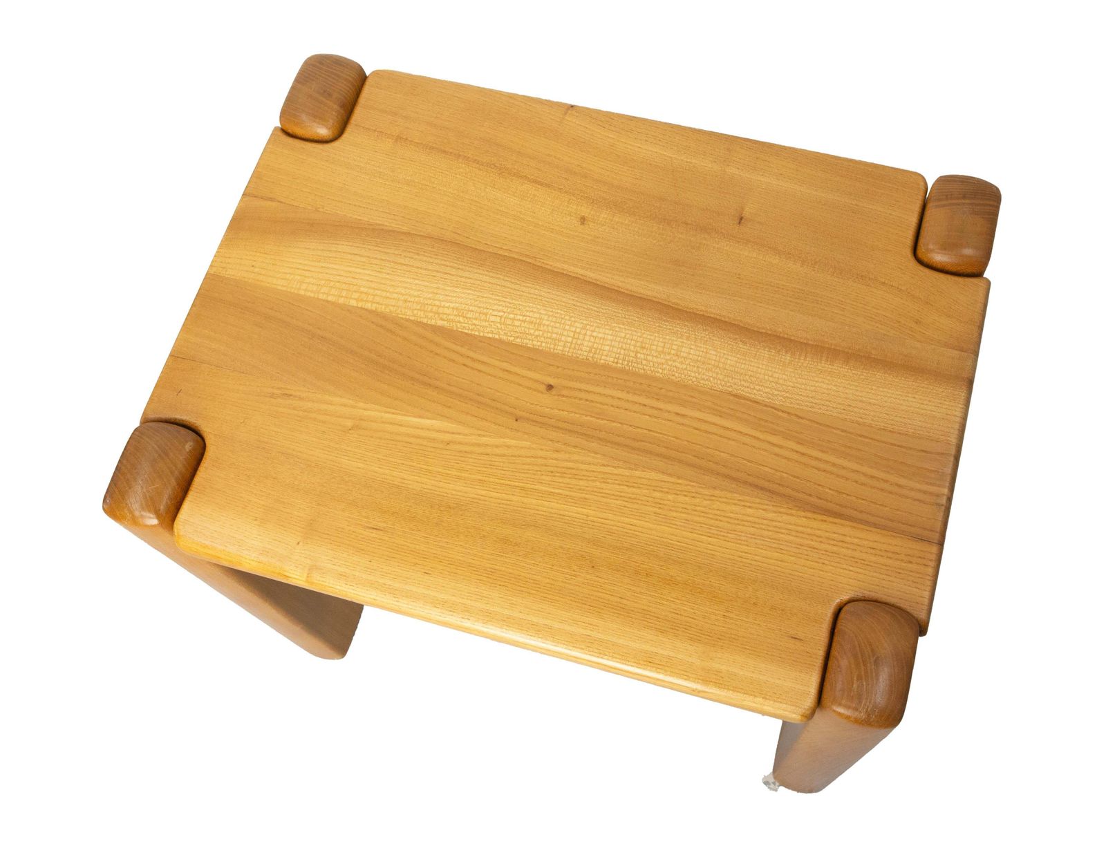 Paire de tables de chevet françaises vintage de style Maison Regain, Charlotte Perriand, en orme, vers 1970 photo vinterior