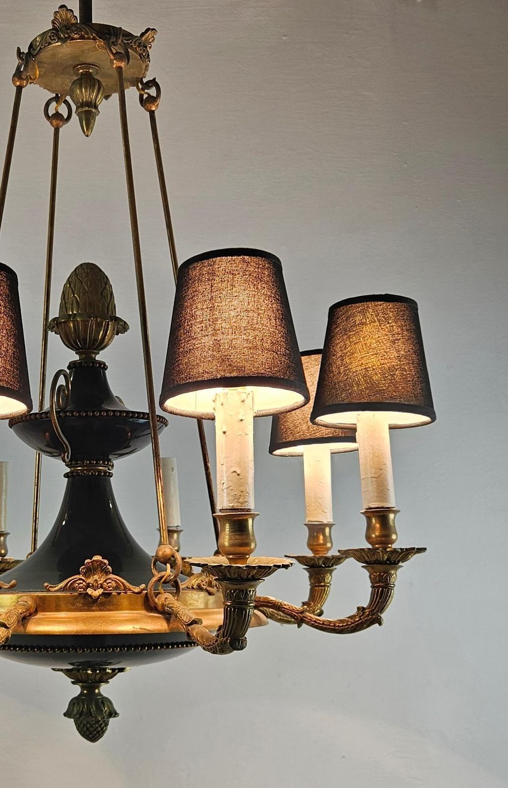 Large Italian Empire Style Chandelier With Tôle And Gilt Bronze Details, 1940s photo Lighting