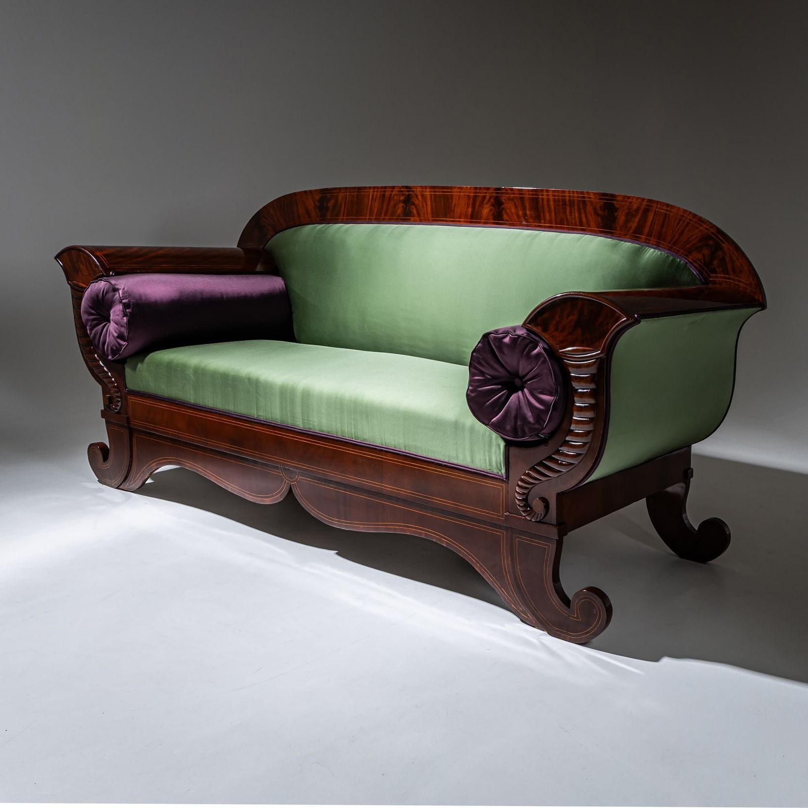 Biedermeier-sofa in mahonie, Noord-Duitsland, ca. 1830 photo Meubels