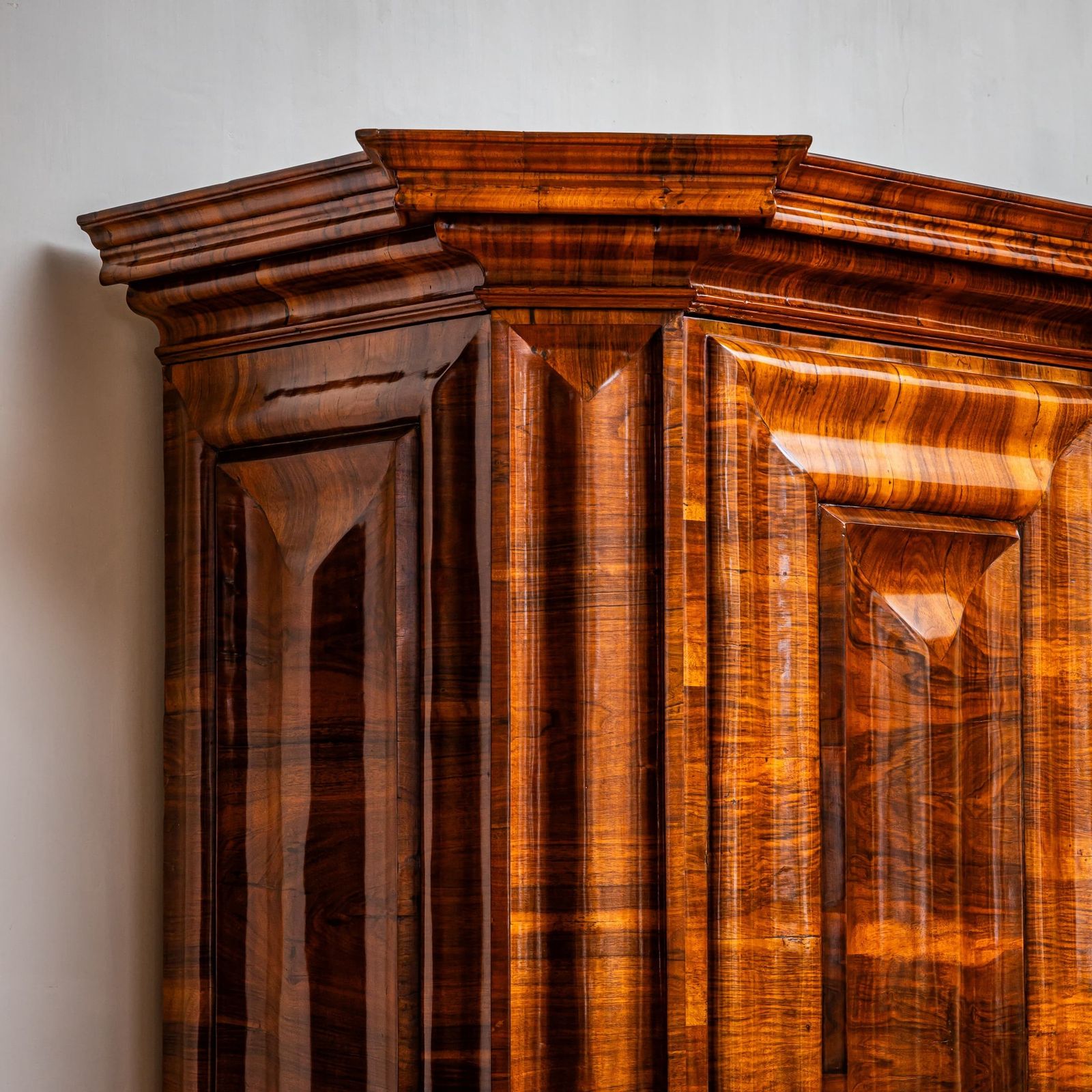 Baroque Serpentine Armoire, First Half Of The 18th Century photo 9530.0