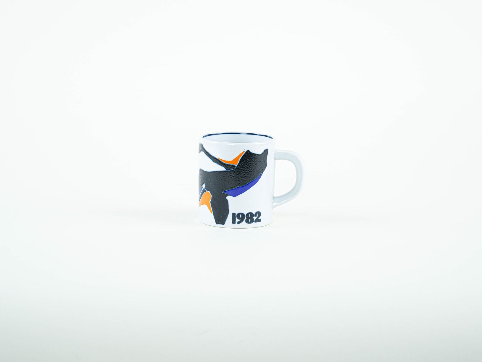 Porseleinen mok, Deens design, 1982, ontwerper: Inge Lise Koefoed, fabrikant: Royal Copenhagen photo for sale