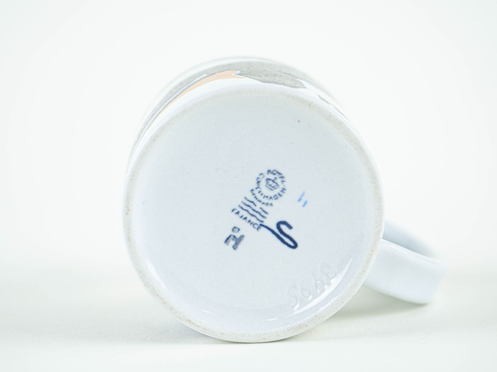 Porcelain Mug, Danish Design, 1982, Designer: Inge Lise Koefoed, Manufacturer: Royal Copenhagen photo 279.0