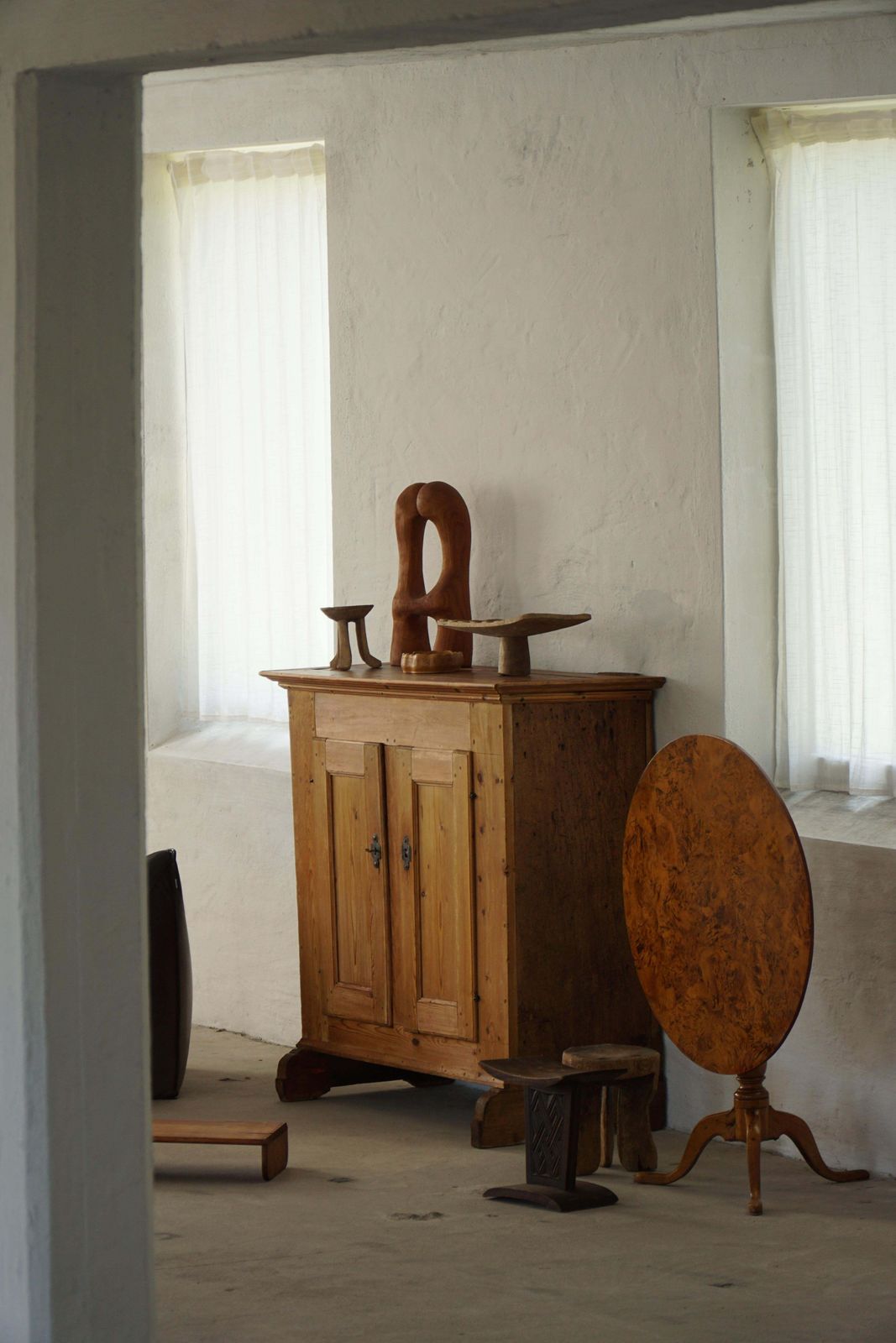 Swedish Antique Burl Wood Tilt Top Table With Pedestal Base, Early 19th Century photo 1728.0