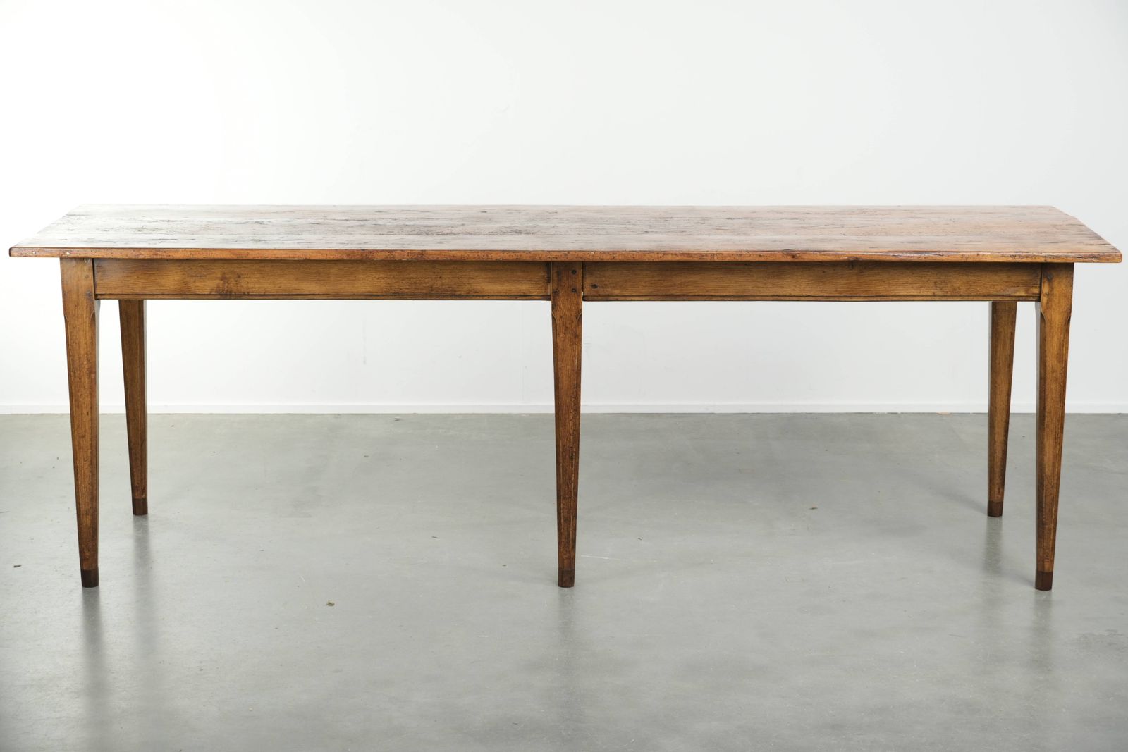 Grote, Relatief Smalle Antieke Franse Boerenkeukentafel Van Grenenhout, Begin 19e Eeuw, Met Mooie Patina. photo Meubels