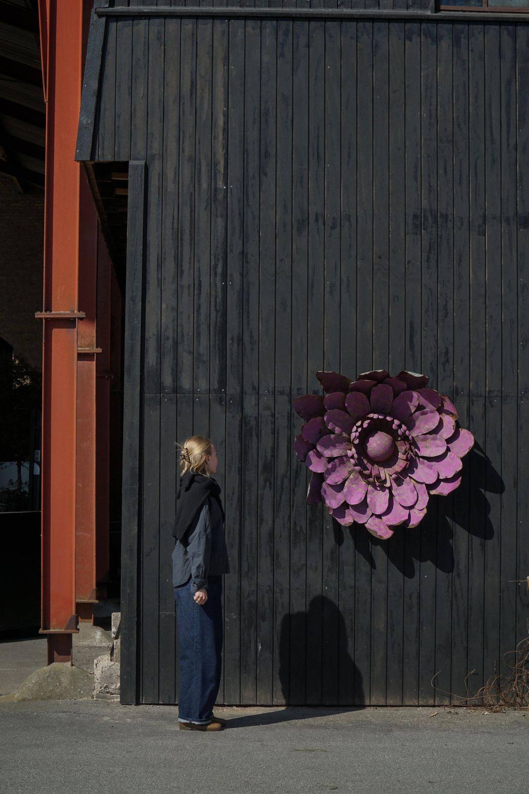 photo vinterior Large Sculptural Metal Flower Wall Decoration, Belgium, Mid 20th Century, 1960s
