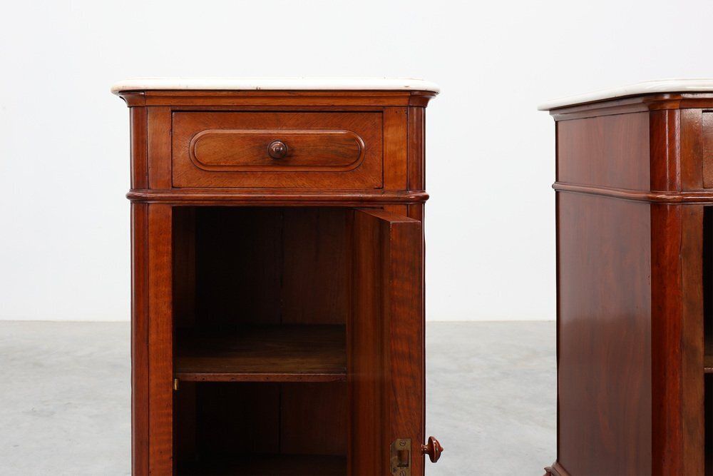 Louis XV Nightstands With Carrara Marble Tops, France, 1890s, Set Of 2 photo vinterior
