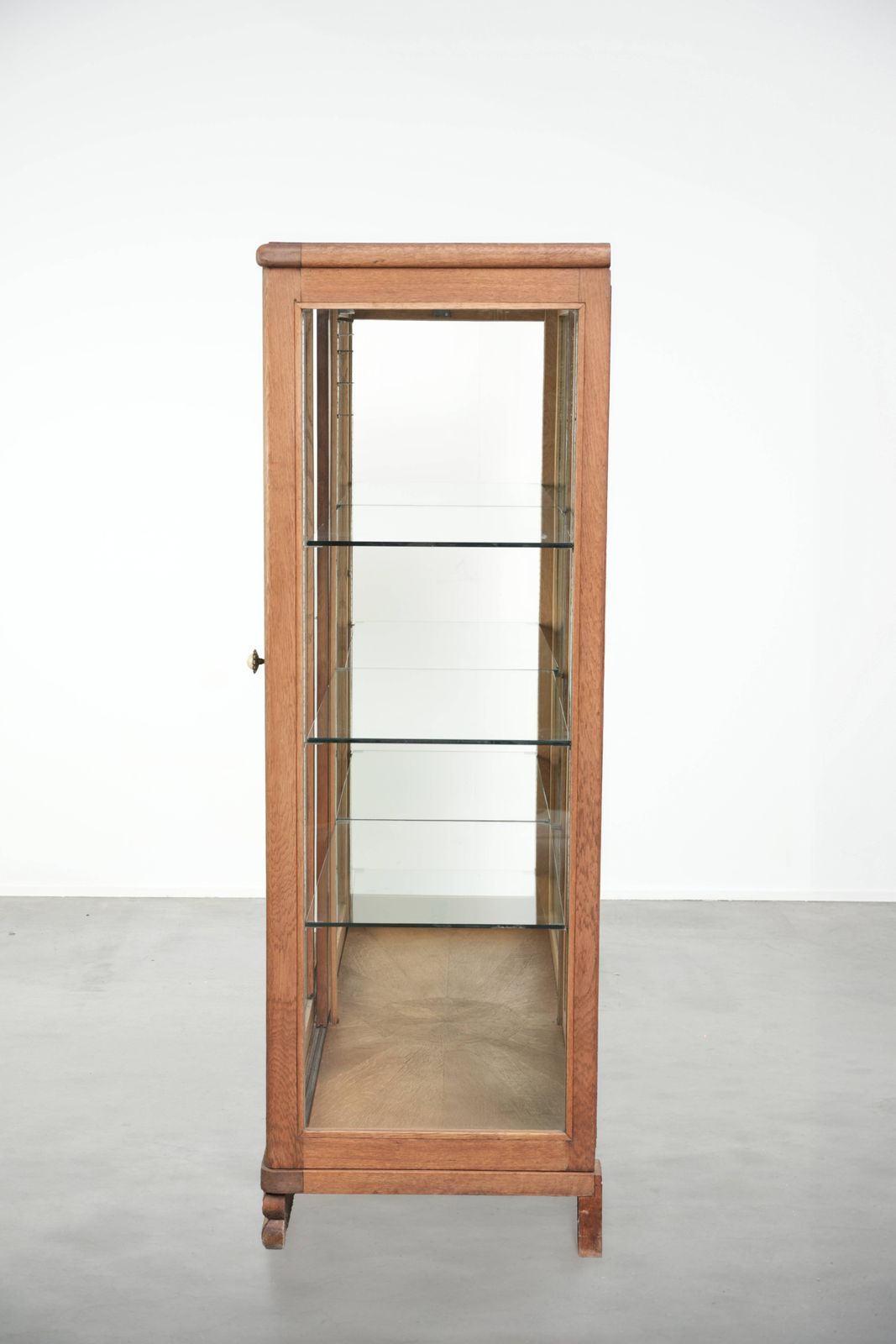 Antieke Nederlandse Eiken Vitrinekast Met 2 Deuren, Glazen Planken En Een Gespiegelde Achterwand photo 1827.0