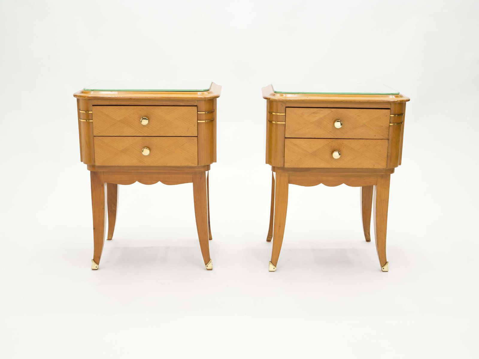 Tables de chevet françaises en sycomore et laiton, 2 tiroirs, par Jean Pascaud, années 1940 photo furniture