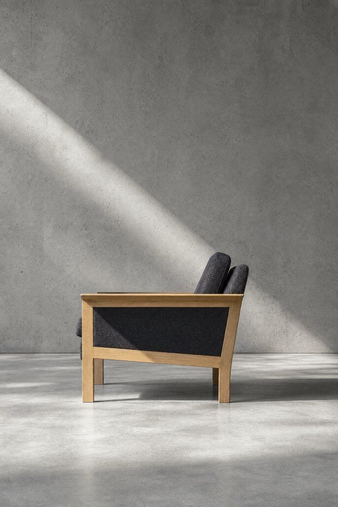 2335.0 Mid-Century Deens Modern eiken en vilt lounge fauteuils, jaren 1960, set van 2 photo