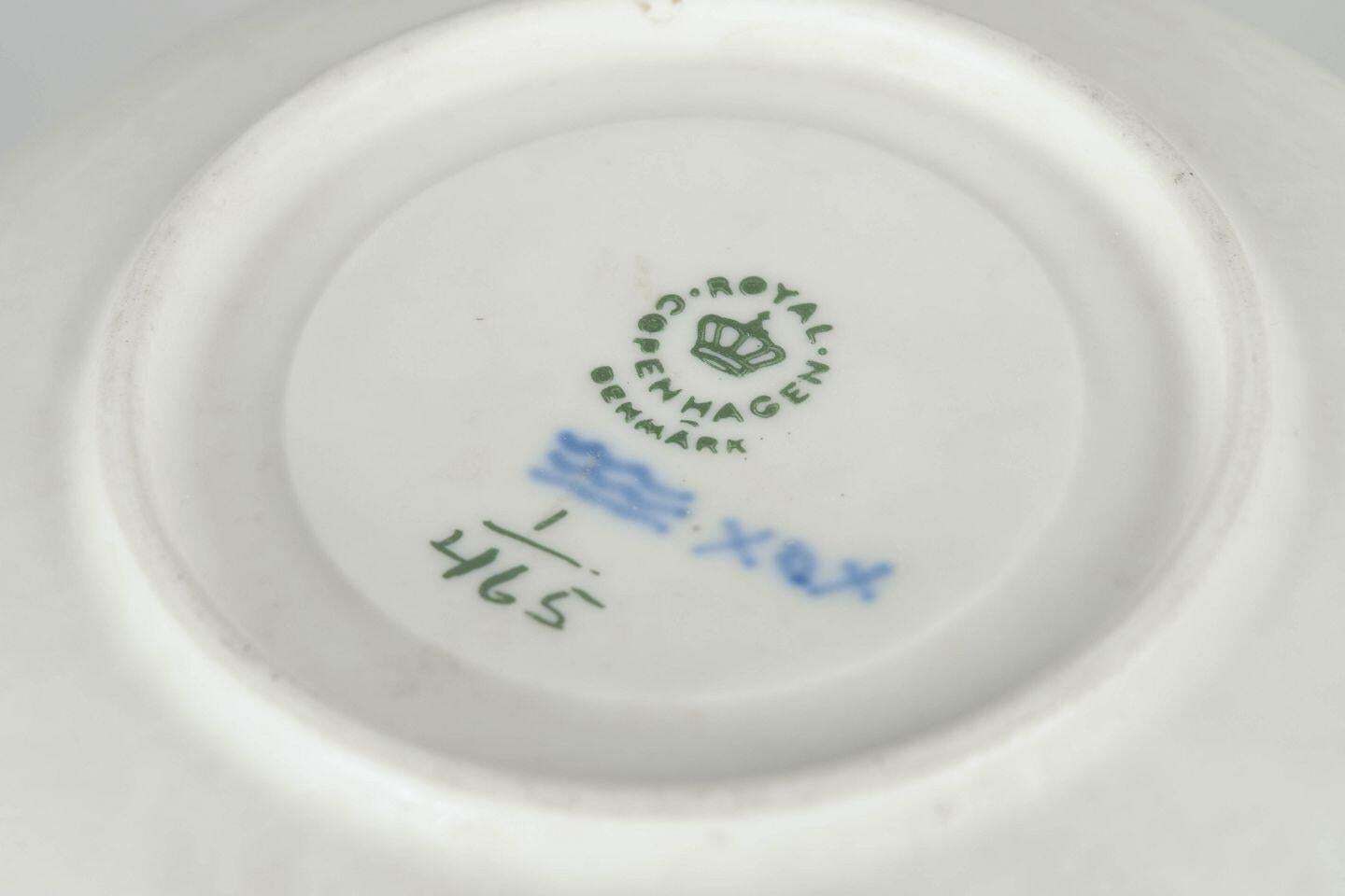 Royal Copenhagen Blue Fluted Plain. Service de cinq tasses à café et soucoupes en porcelaine photo 267.0