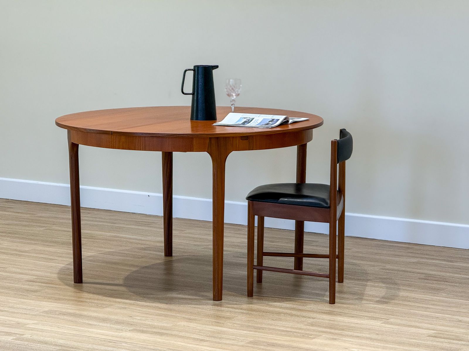 McIntosh Dunvegan Teak Dining Set – Round Extending Table & 4 Chairs (1960s Scotland) photo vinterior