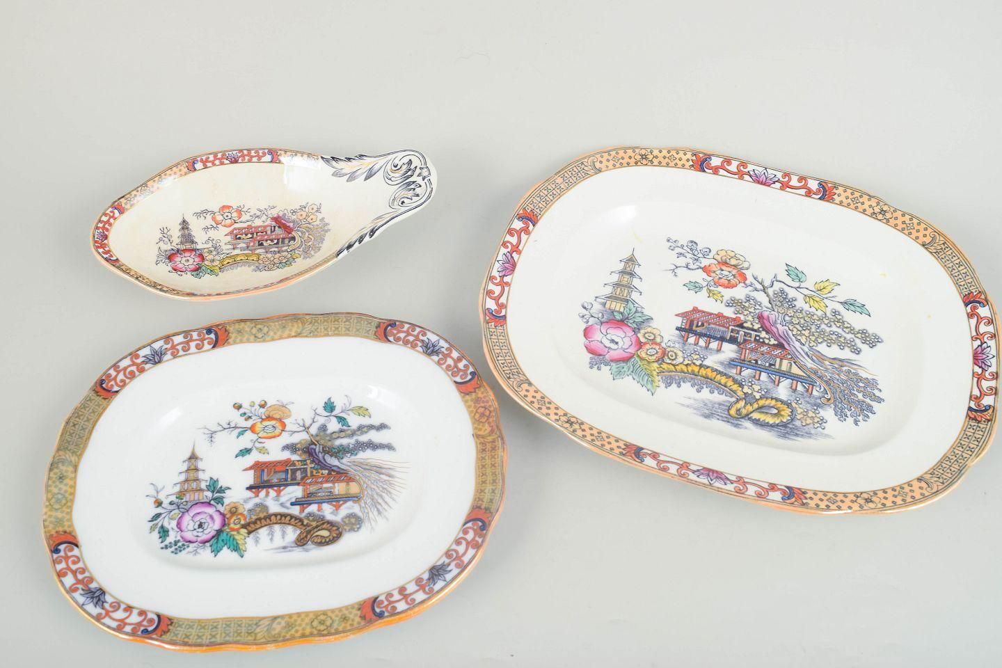 Rörstrand, Suède. Deux plats de service et un bol. Série « Japan ». Début du XXe siècle. photo furniture