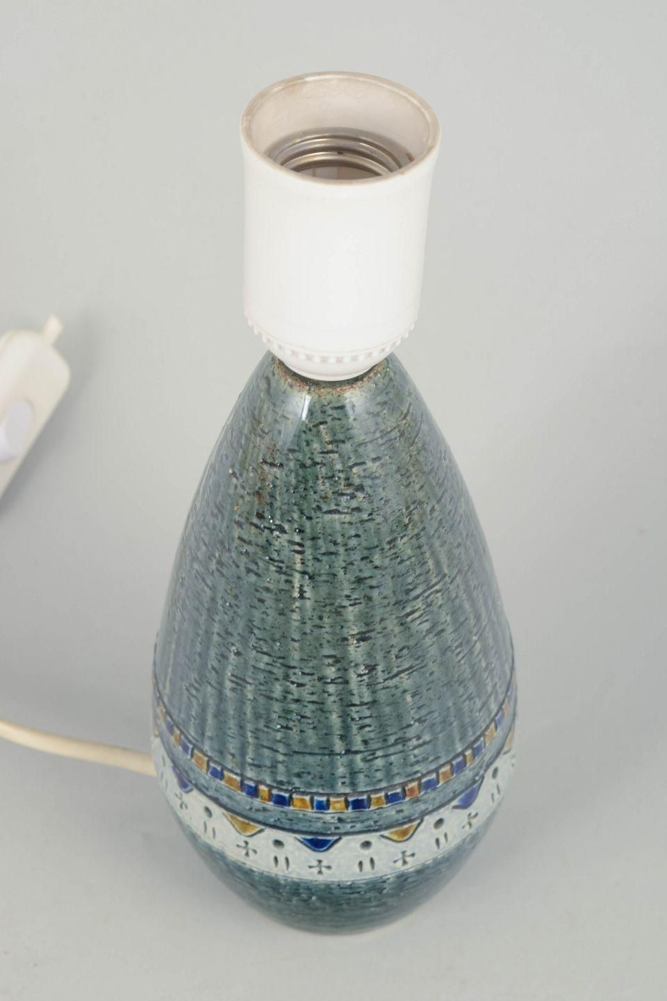 Yngve Blixt, Höganäs. Stoneware Tafellamp met Gestructureerd Oppervlak en Groene Glazuur photo furniture