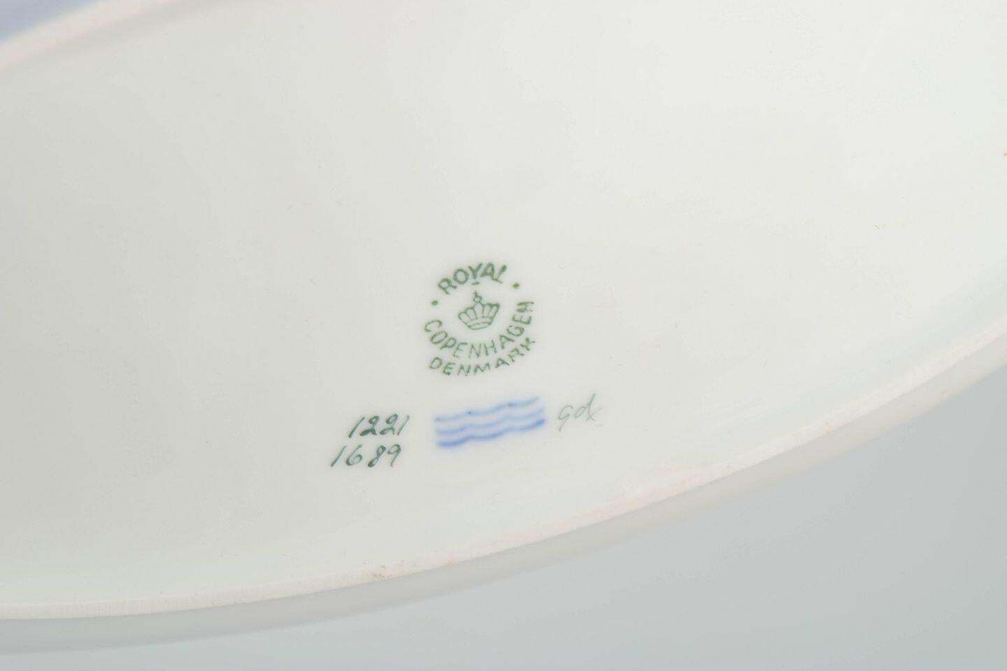 Royal Copenhagen Saxon Flower. Ovale Porseleinen Schaal Met Bloemenmotieven. Jaren 1950 photo Woonaccessoires