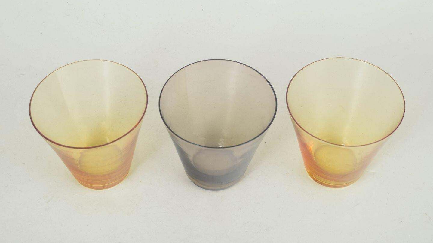 Ensemble de trois petits verres « Kimara » Nuutajärvi Notsjö, mod. 2744, par Kaj Franck photo furniture