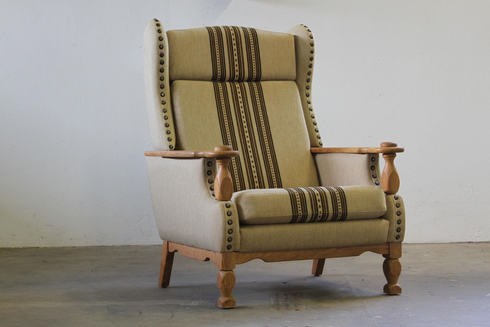 photo vinterior Vintage 1960s Set Of Low & High Back Lounge Chair Oak, Style Of Henning Kjærnulf