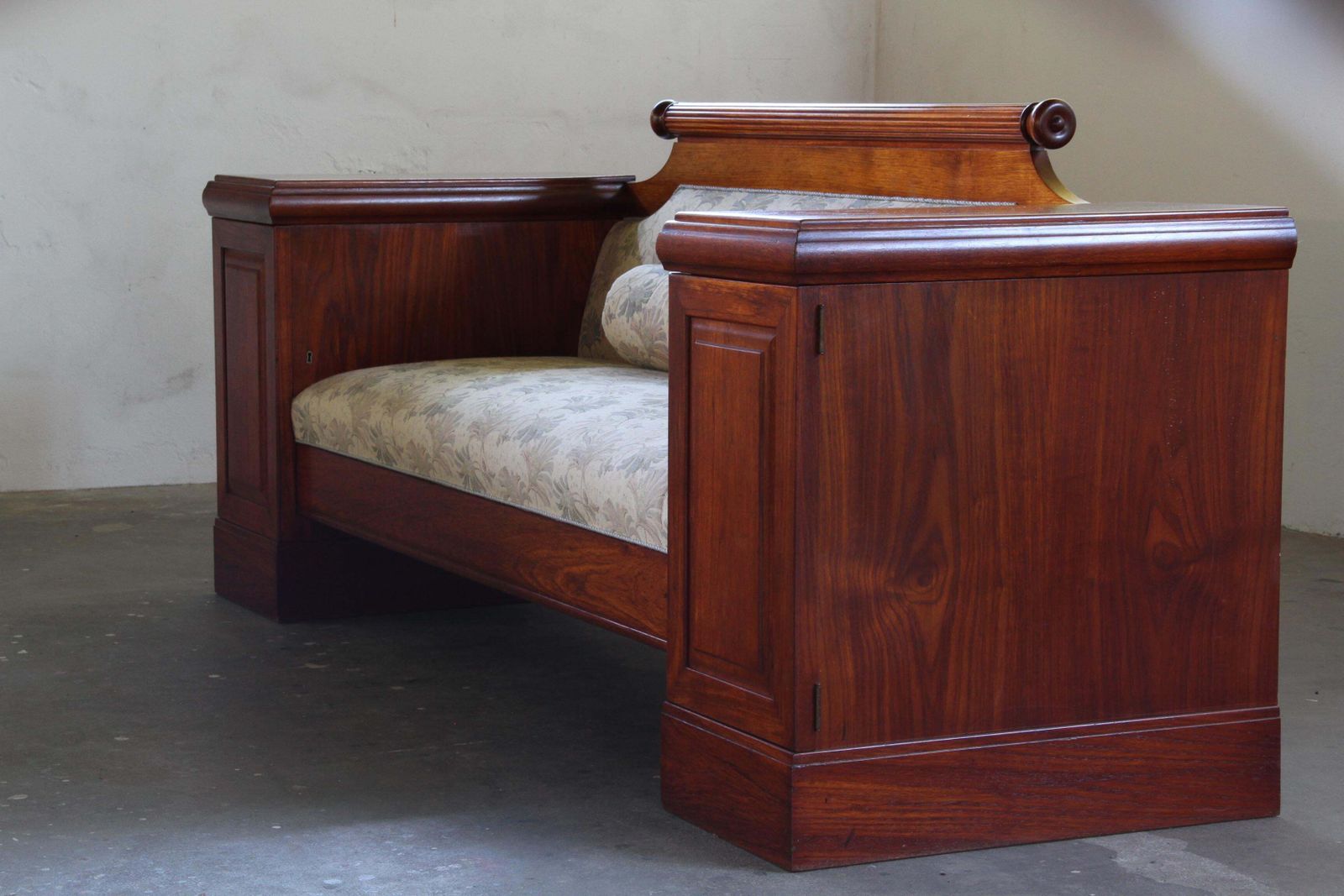 photo vinterior Vintage Oak Sofa / Couch, Antique Empire Danish Craftmanship 1880 1910s