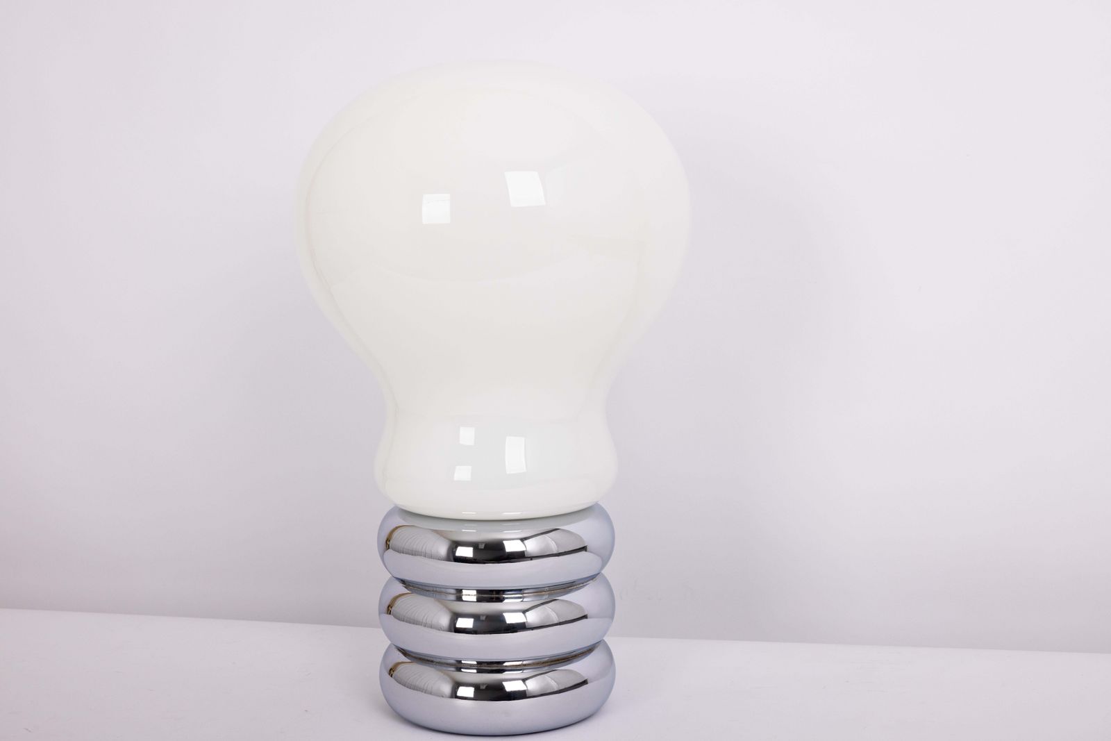 1 van 3 – Mid-Century Modern Duitse Giant Bulb van Ingo Maurer, jaren 1960 photo for sale