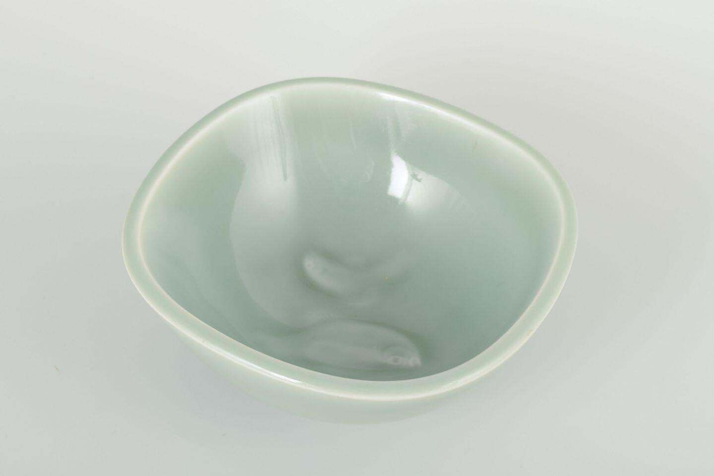 Bol en grès Nils Thorsson pour Royal Copenhagen, glaçure céladon, années 1940 photo furniture