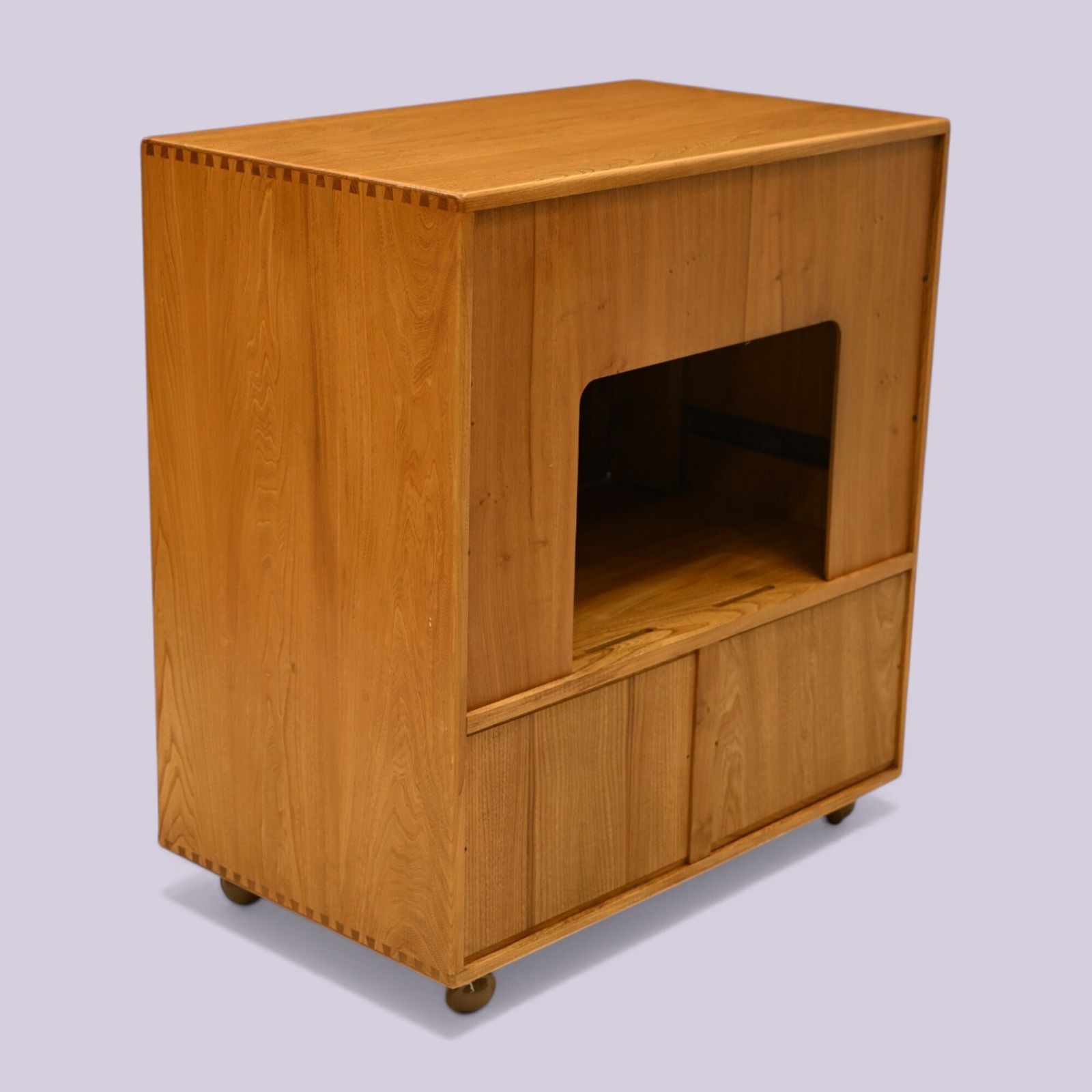 Ercol Mural Tv Video Cabinet Windsor Range Light Finish Free Uk Delivery photo Furniture