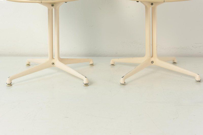 photo furniture One Chair By Charles & Ray Eames, 1965