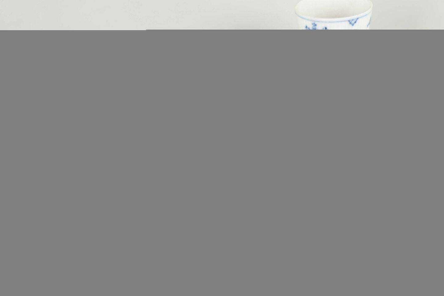 Royal Copenhagen Blue Fluted Plain. Drie koffiekopjes met schoteltjes. Begin 20e eeuw photo 178.0