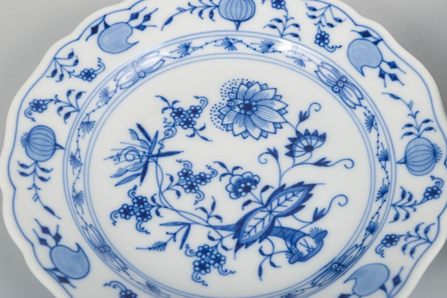 Meissen, Germany. 4 Porcelain Salad Plates. “Blue Onion” Pattern. Late 20th C. photo for sale