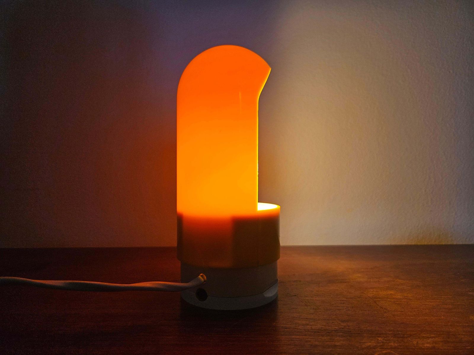 photo furniture Zeldzame mid-century Space Age tafel- of wandlamp 'Astronaut', Italië, jaren 1970.