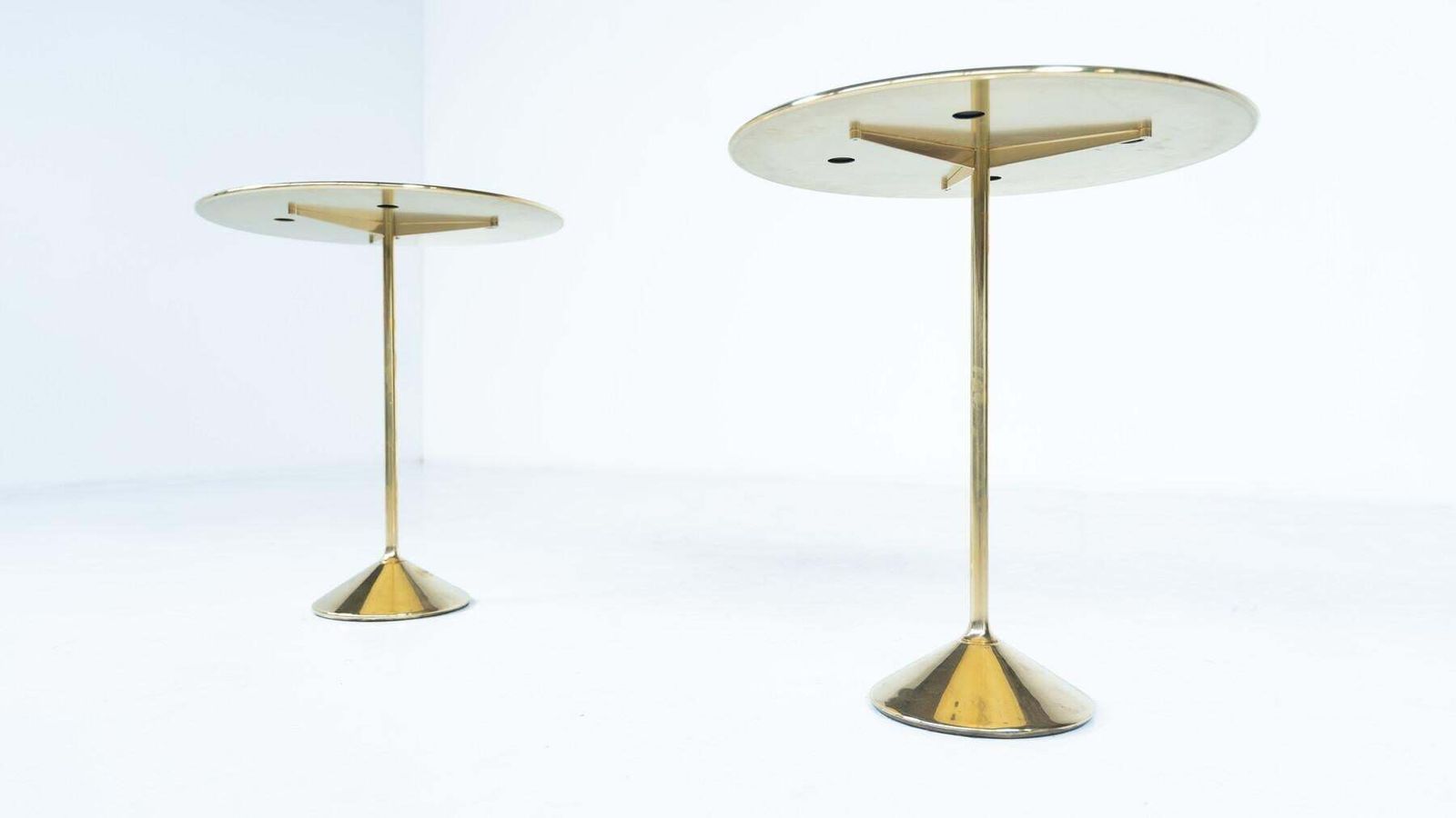 Pair Of Side Tables Mod. T2 By Osvaldo Borsani, Brass And Glass, Italy, 1950s photo vinterior