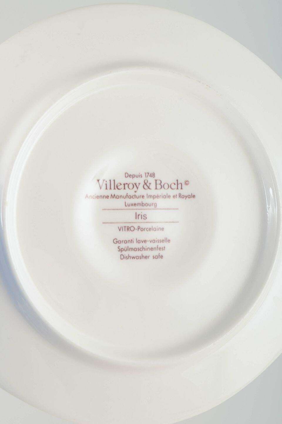 Villeroy & Boch. Six tasses en porcelaine « Iris » avec soucoupes. Années 1980 photo Décoration
