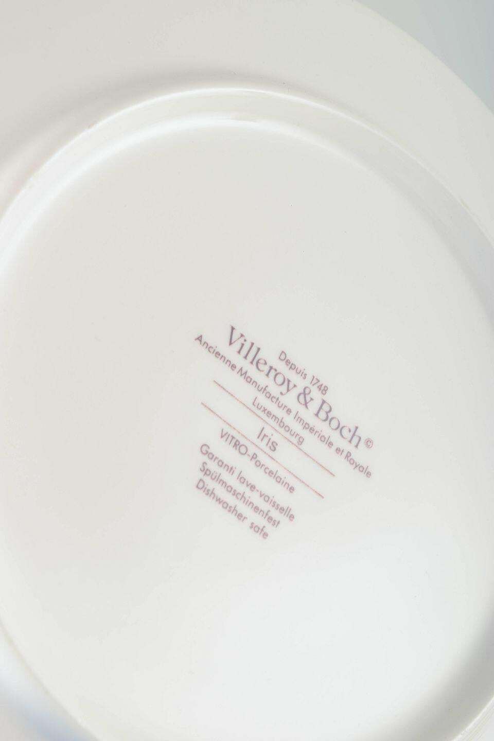 Villeroy & Boch. Zes Porseleinen "Iris" Taartbordjes met Bloemmotief. Jaren 1980 photo Woonaccessoires